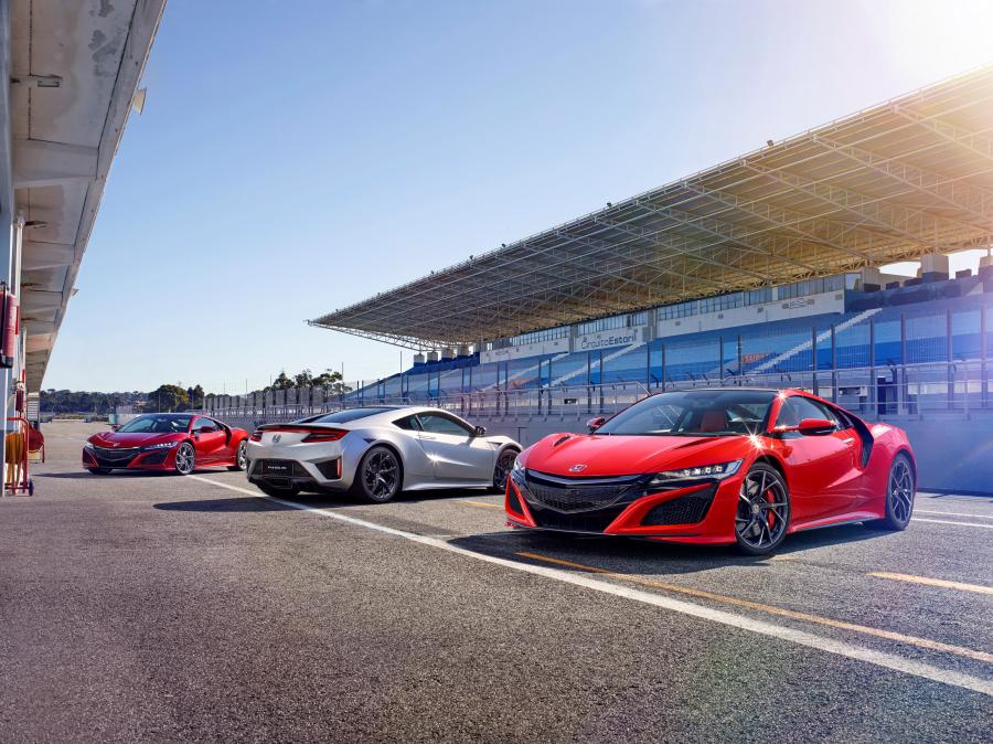  Honda NSX 2016 года  (фото 23 из 29)